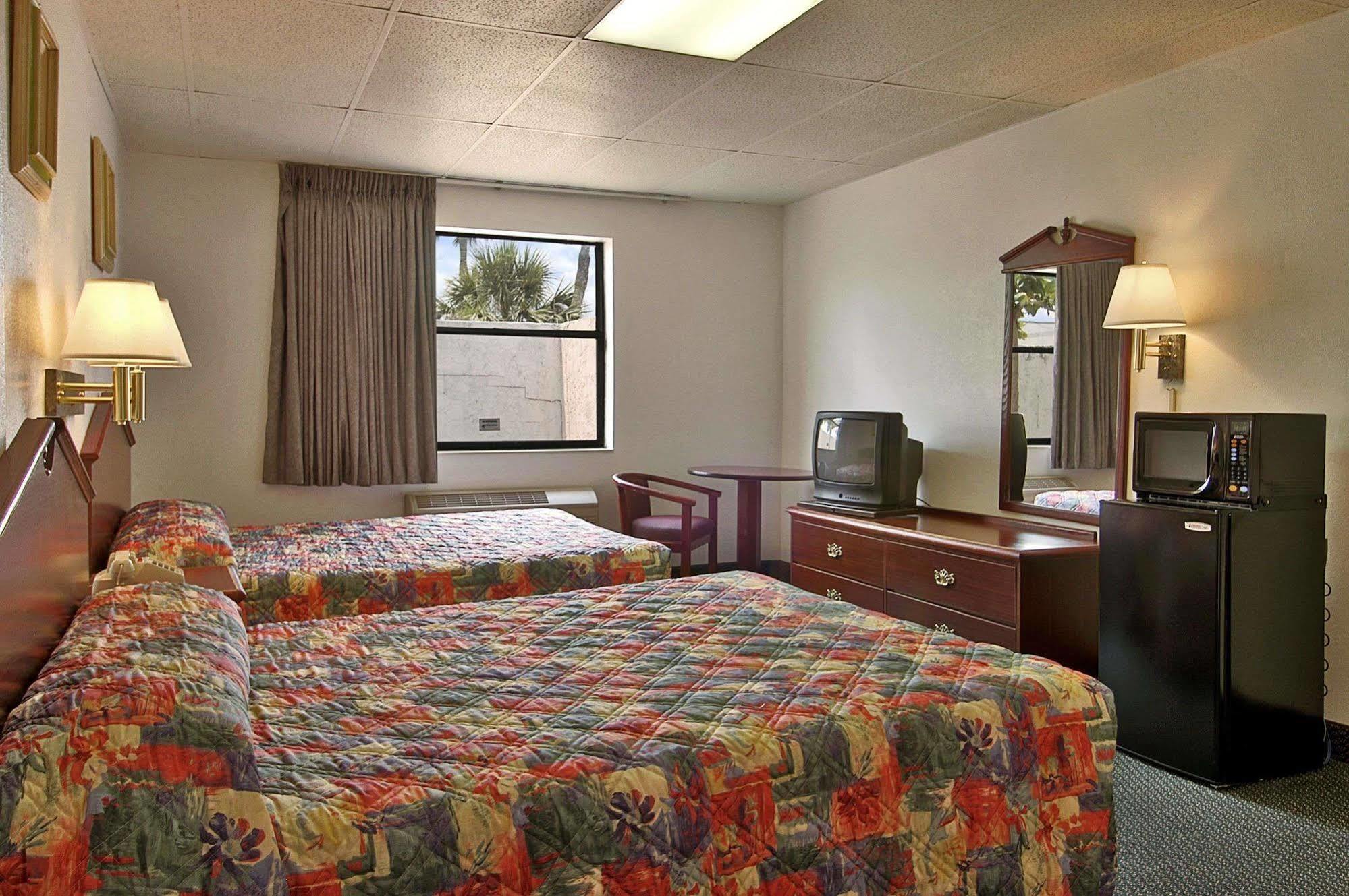 Hotel Super 8 By Wyndham Pompano Beach Chambre photo