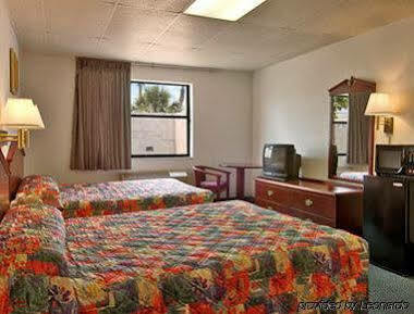 Hotel Super 8 By Wyndham Pompano Beach Extérieur photo